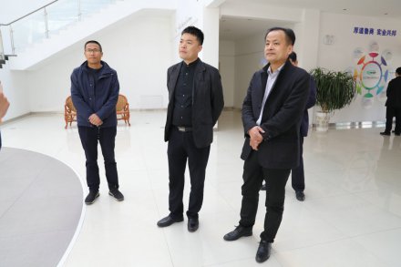 墾利區(qū)委常委、副區(qū)長宋晉民到萬得福調(diào)研